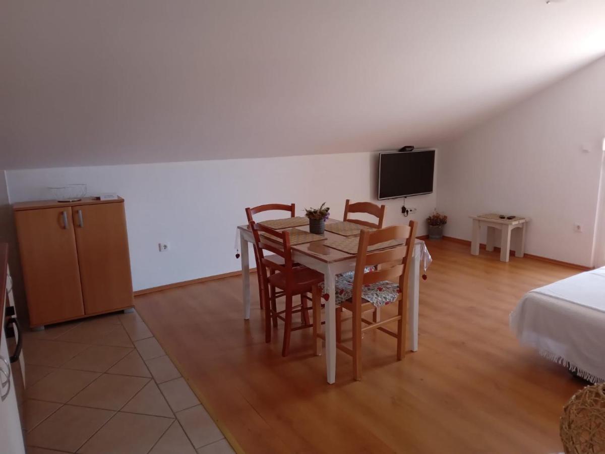 Francis Appartements Pakoštane Eksteriør billede